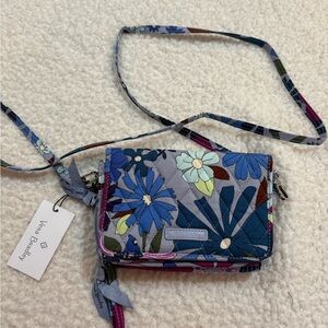 NWT VERA BRADLEY WALLET CROSS BODY BANGLE LILY